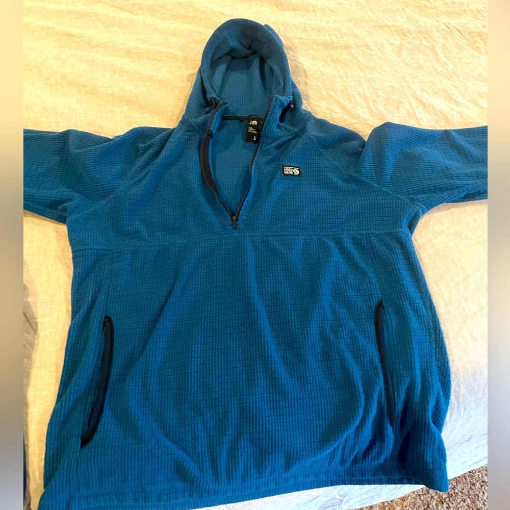 Mountain Hardwear Men’s Lg Summit Grid Hoodie.